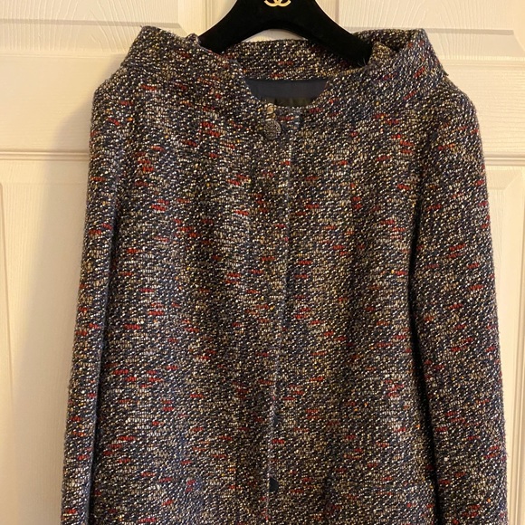 Chanel jacket - Picture 4 of 9